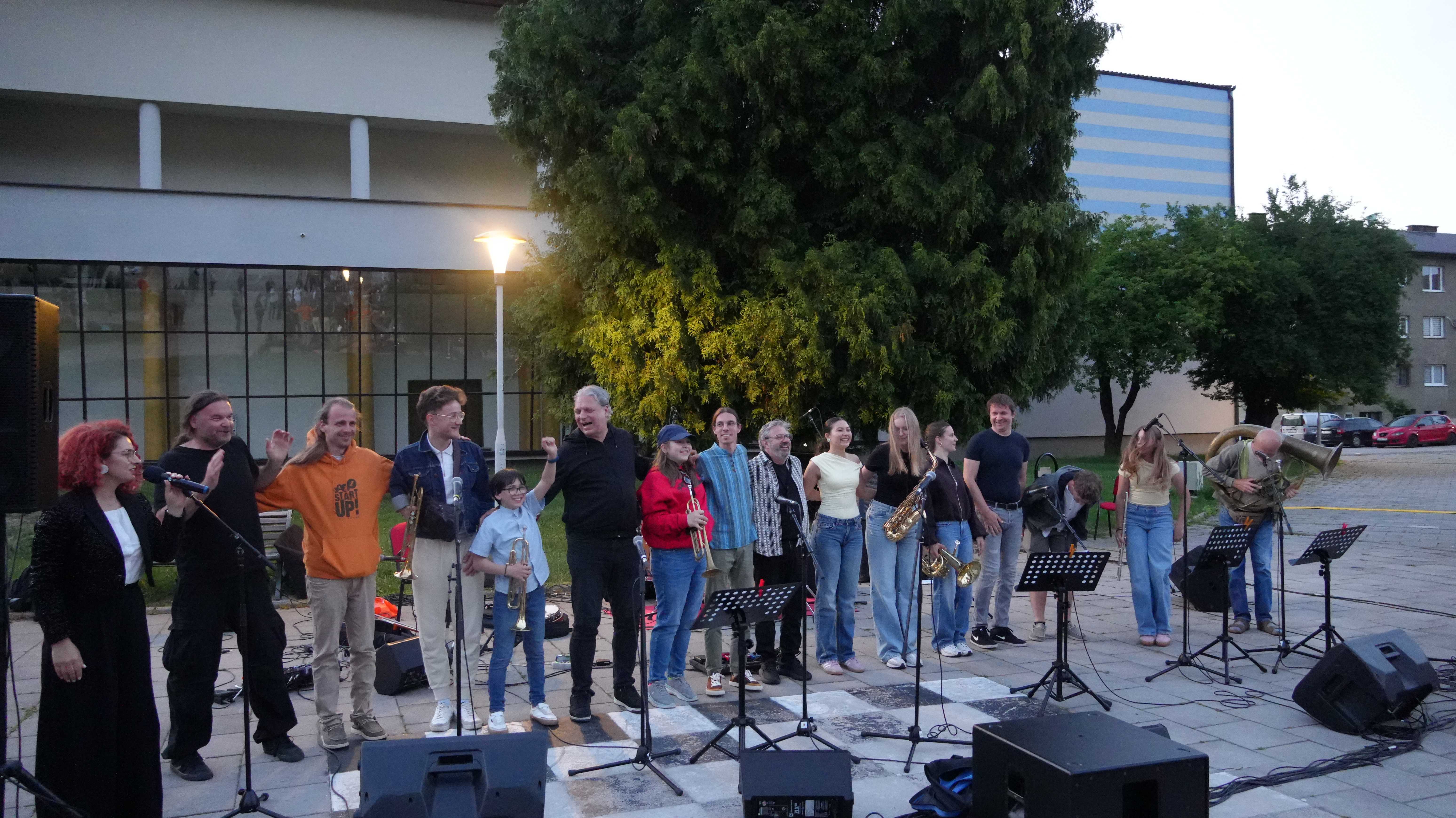 Jazz koncert pod vedrim novotravničkim nebom oduševio publiku