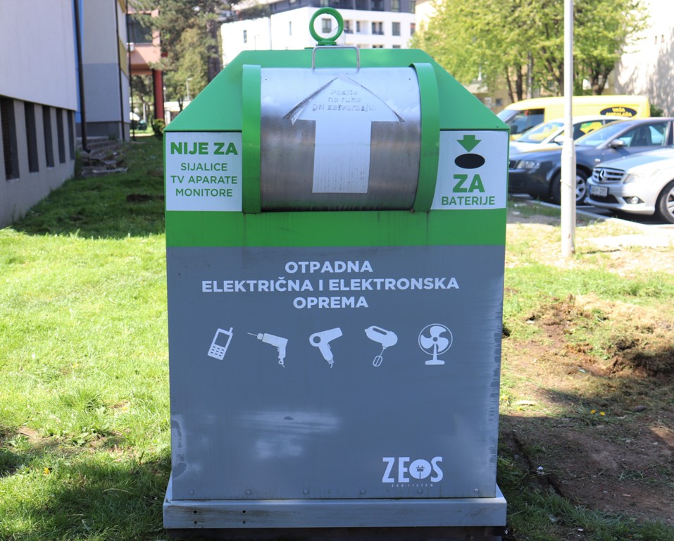 U ULICI LJUDEVITA GAJA POSTAVLJEN E-KONTEJNER