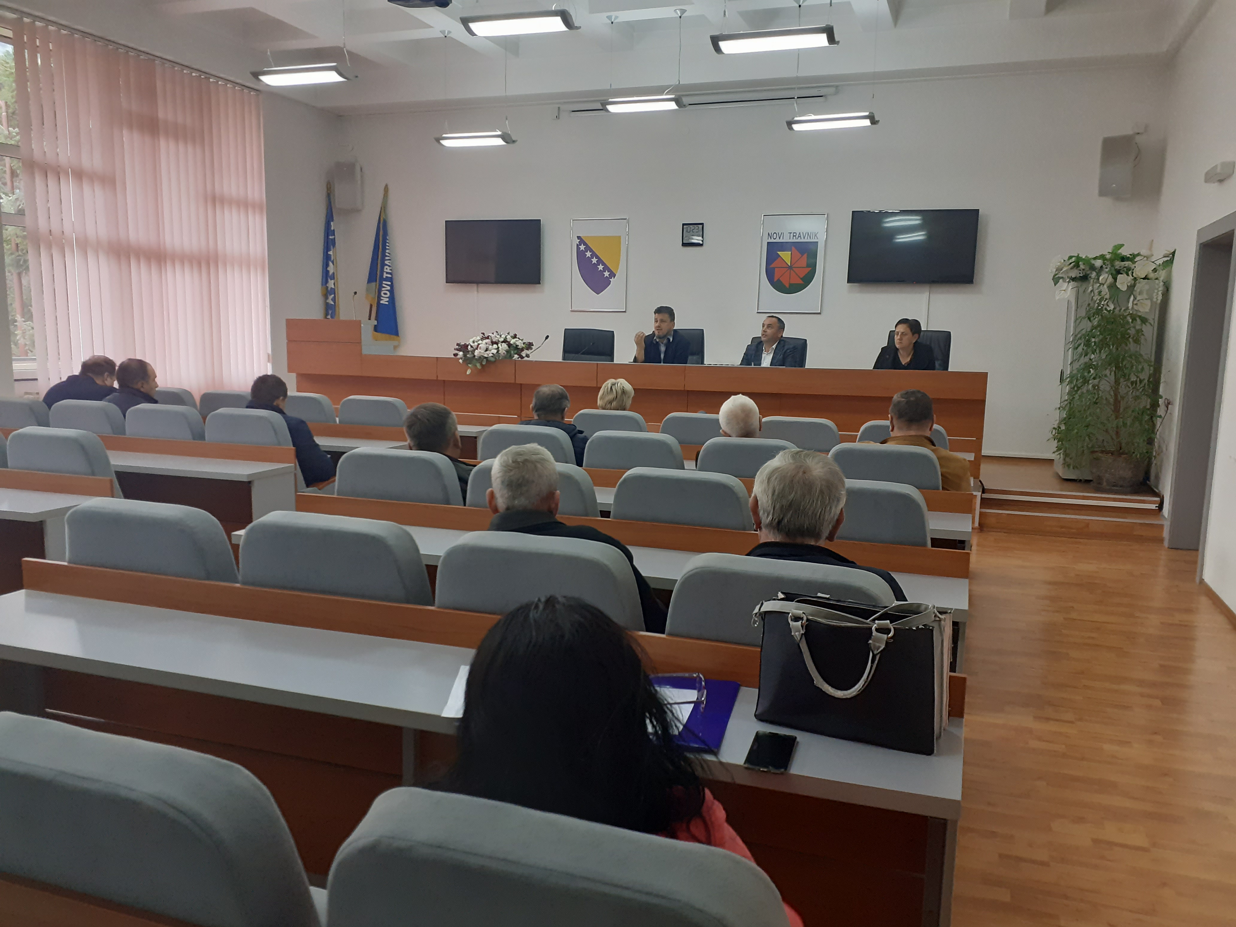 Održan sastanak sa predsjednicima svih novotravničkih Mjesnih zajednica