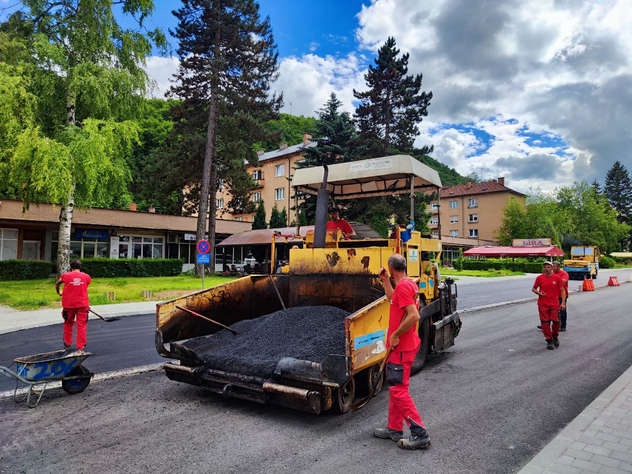 OBUSTAVA PROMETA TRG ZLATNIH LJILJANA - KRALJA TVRTKA - IVE ANDRIĆA 