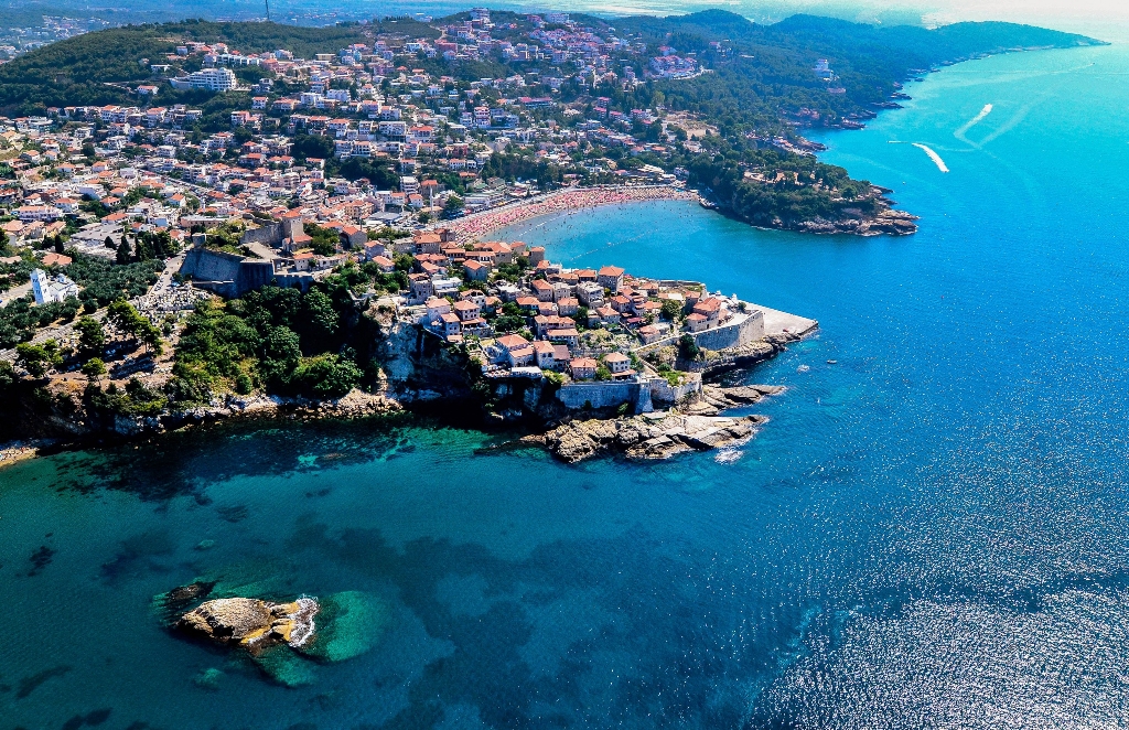 ODLUKA O USPOSTAVLJANJU SURADNJE I PRIJATELJSKIH ODNOSA OPĆINE NOVI TRAVNIK I OPĆINE ULCINJ, CRNA GORA